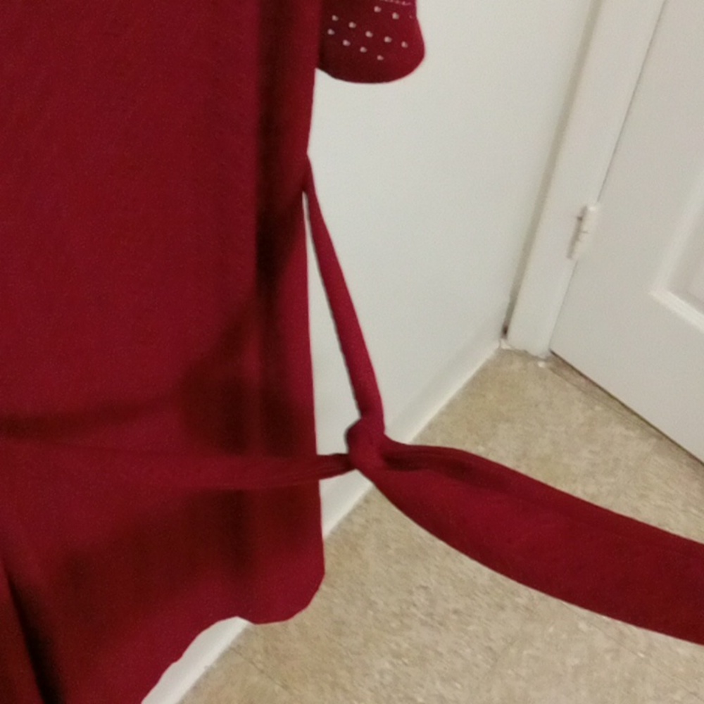 V-Neck Red Sheath Midi Dress with Flutter Sleeves - Picture 9 of 9